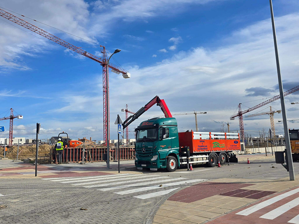 Transportes y gruas Fernando Alvarez camion grua 003