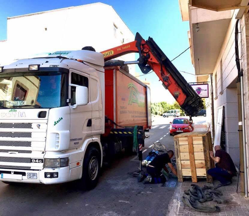 Transportes y gruas Fernando Alvarez trabajos ascensores